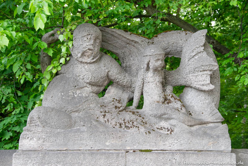 Max-Joseph-Brücke - Wasser – Denkmal/Kunstwerk in München