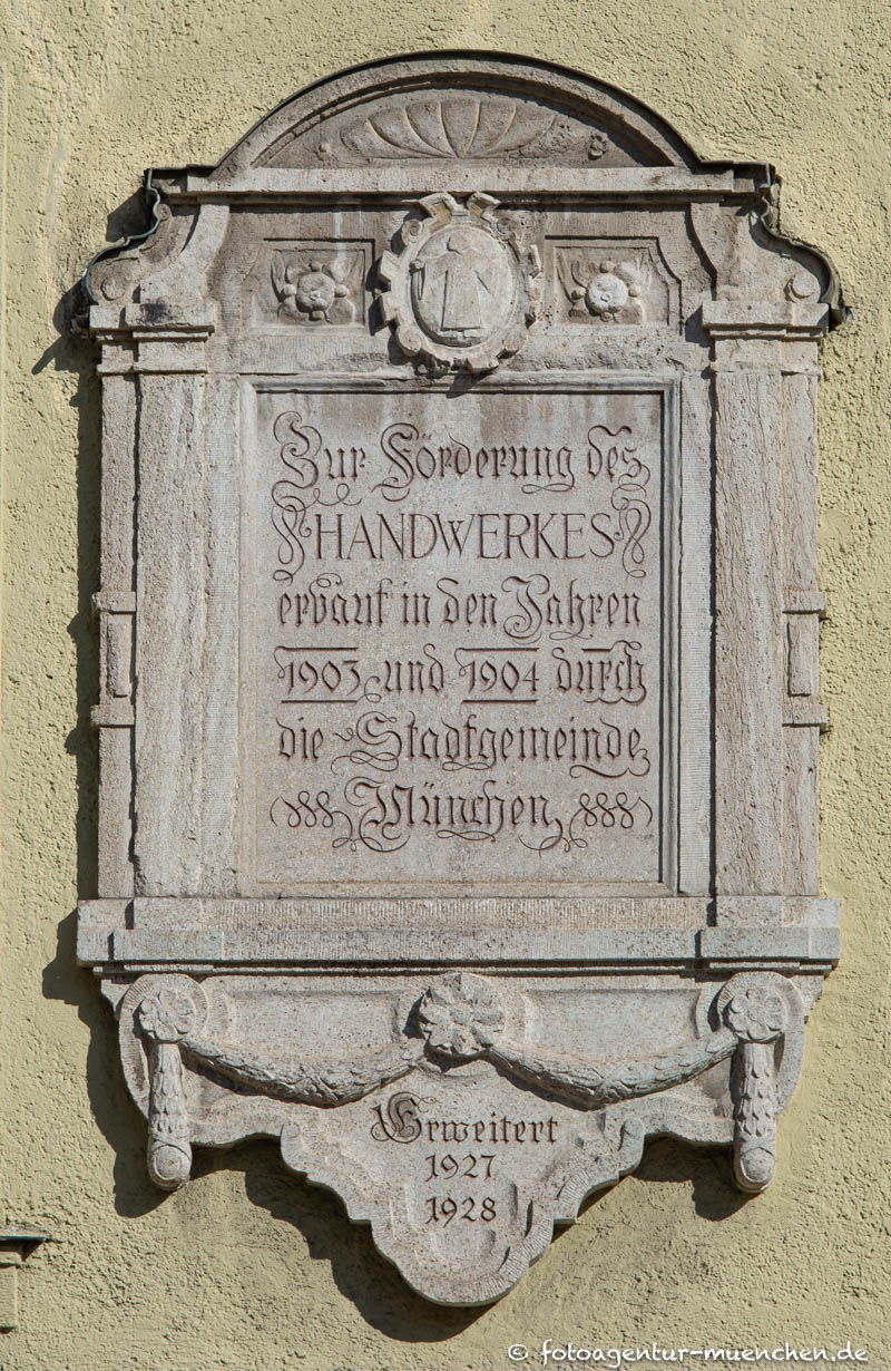 Kerschensteiner Schulzentrum - Grässel Hans – Denkmal/Kunstwerk in München