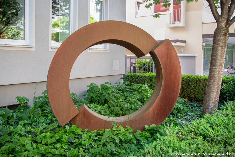 Bewegung - Hesse Ernst – Denkmal/Kunstwerk in München