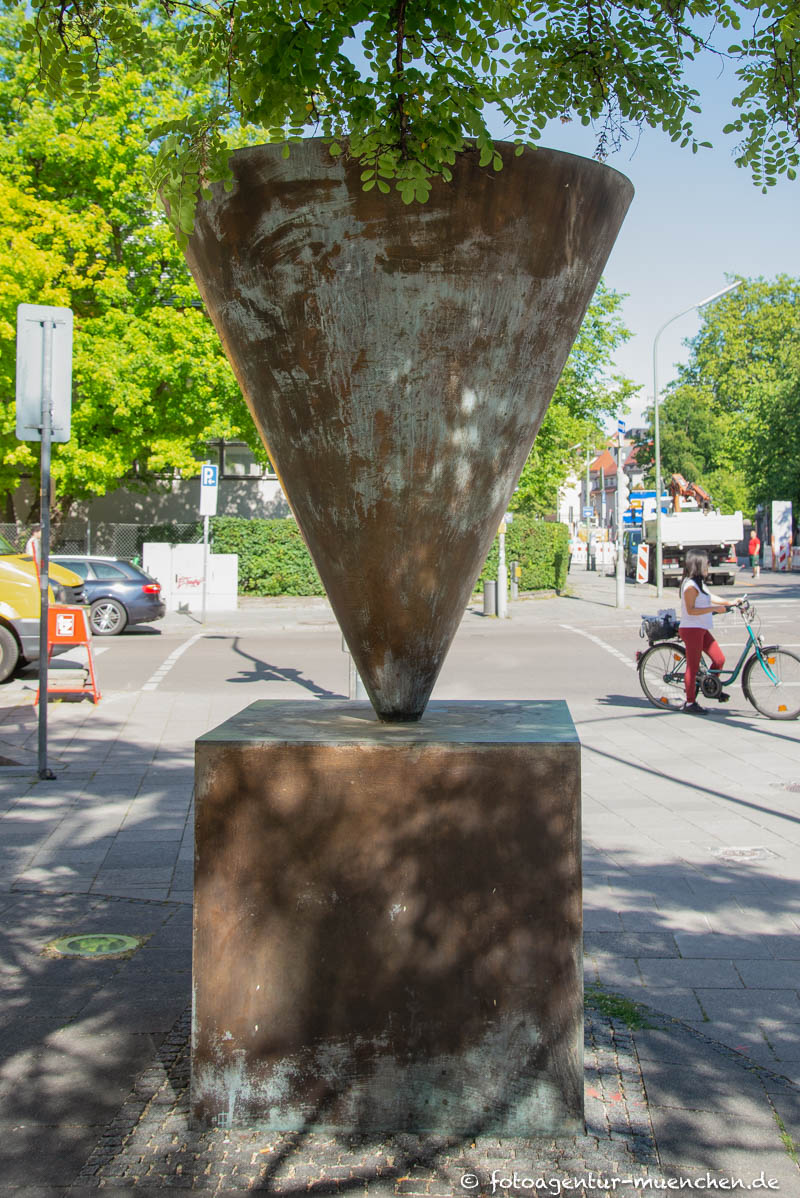 Begegnung - Hesse Ernst – Denkmal/Kunstwerk in München