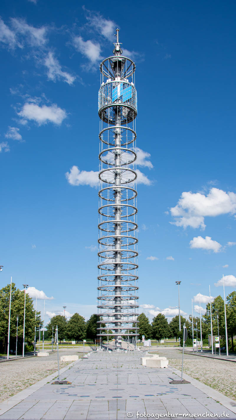 Messeturm München - Kluge Franz – Denkmal/Kunstwerk in München