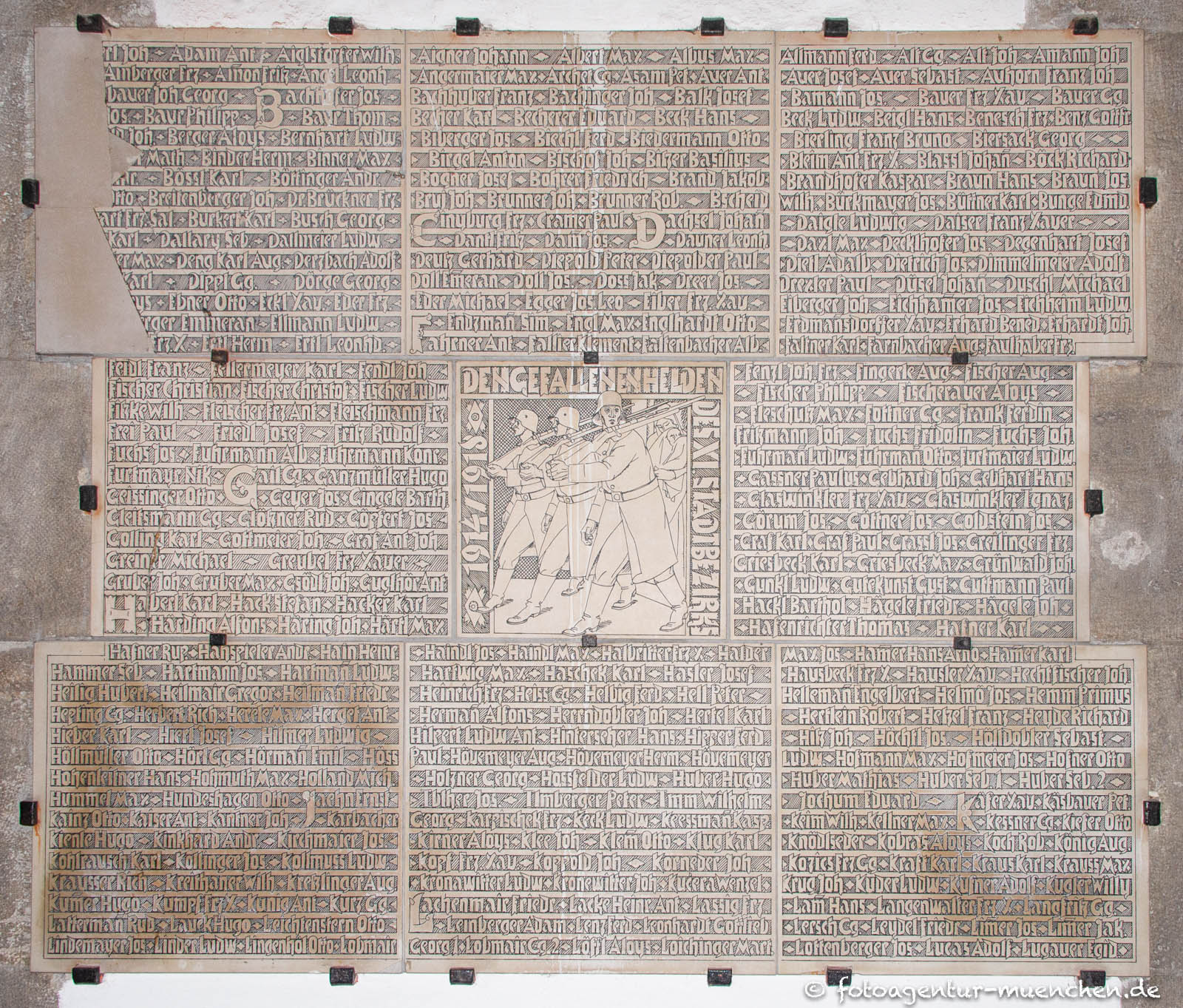 Kriegerdenkmal - St. Maximilian