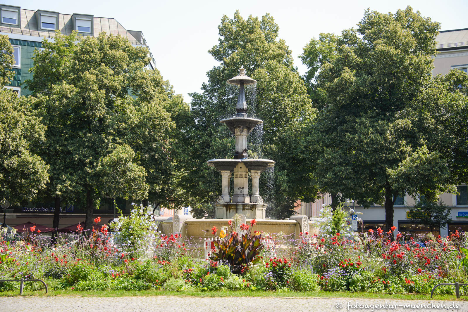 Brunnen (ehemals Glaspalast)