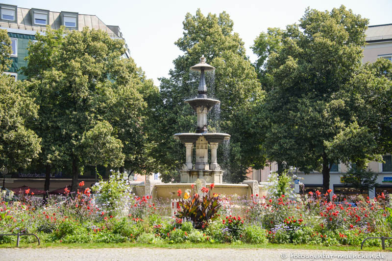 Glaspalast-Brunnen, Schöner Brunnen - Voit August von – Denkmal/Kunstwerk in München