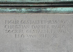 Inschrift - Max-Joseph-Denkmal