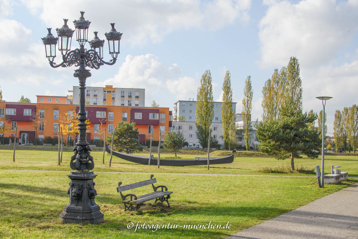 Venedig, ALITTLEMORELOVE - Das Änderungsatelier – Denkmal/Kunstwerk in München