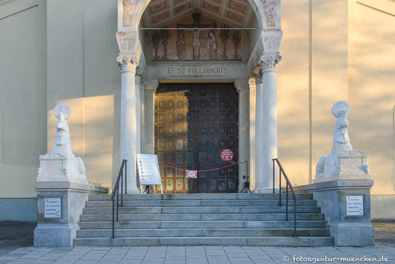 Sphingen auf dem Nordfriedhof