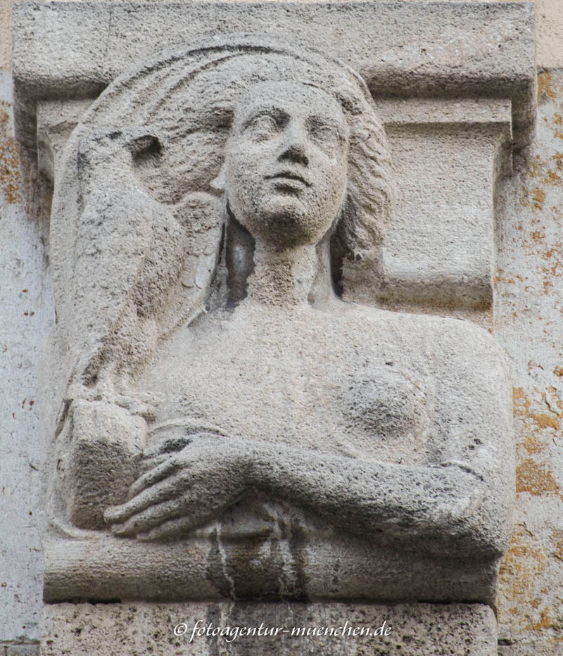 Luft (Vier Elemente - LMU) - Seidler Julius – Denkmal/Kunstwerk in München