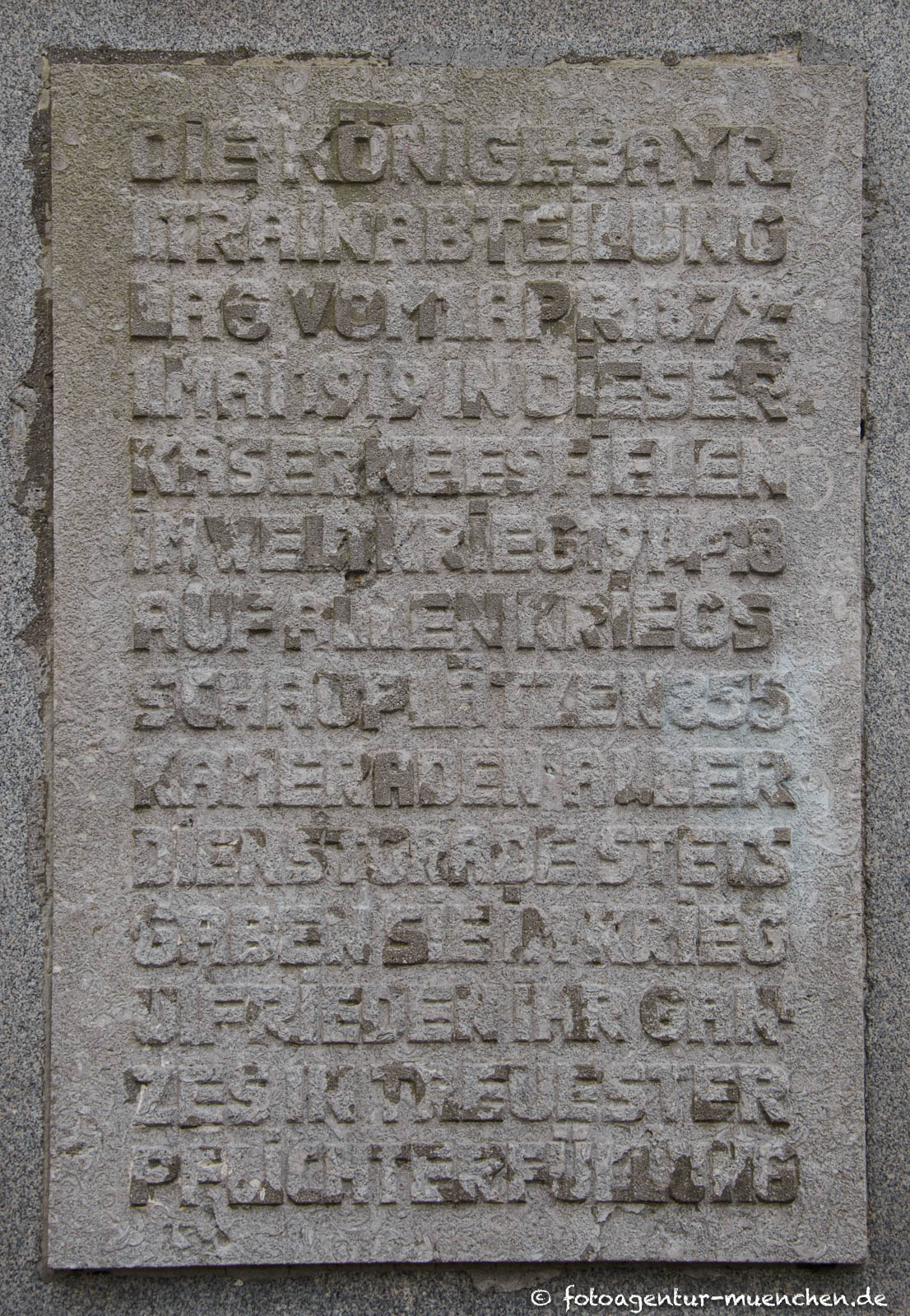 Obelisk in ehemaliger Maximilian-II-Kaserne
