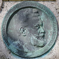 Gerhard Willhalm – Grab - Friedrich Uppenborn
