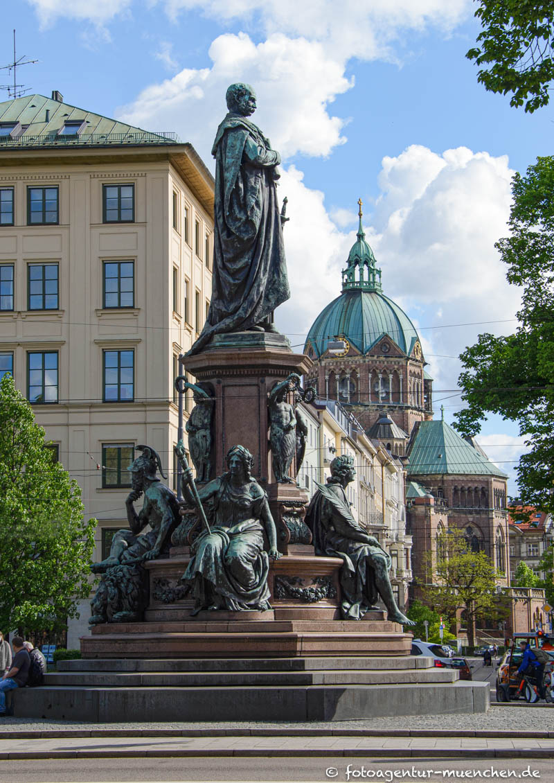Maxmonument