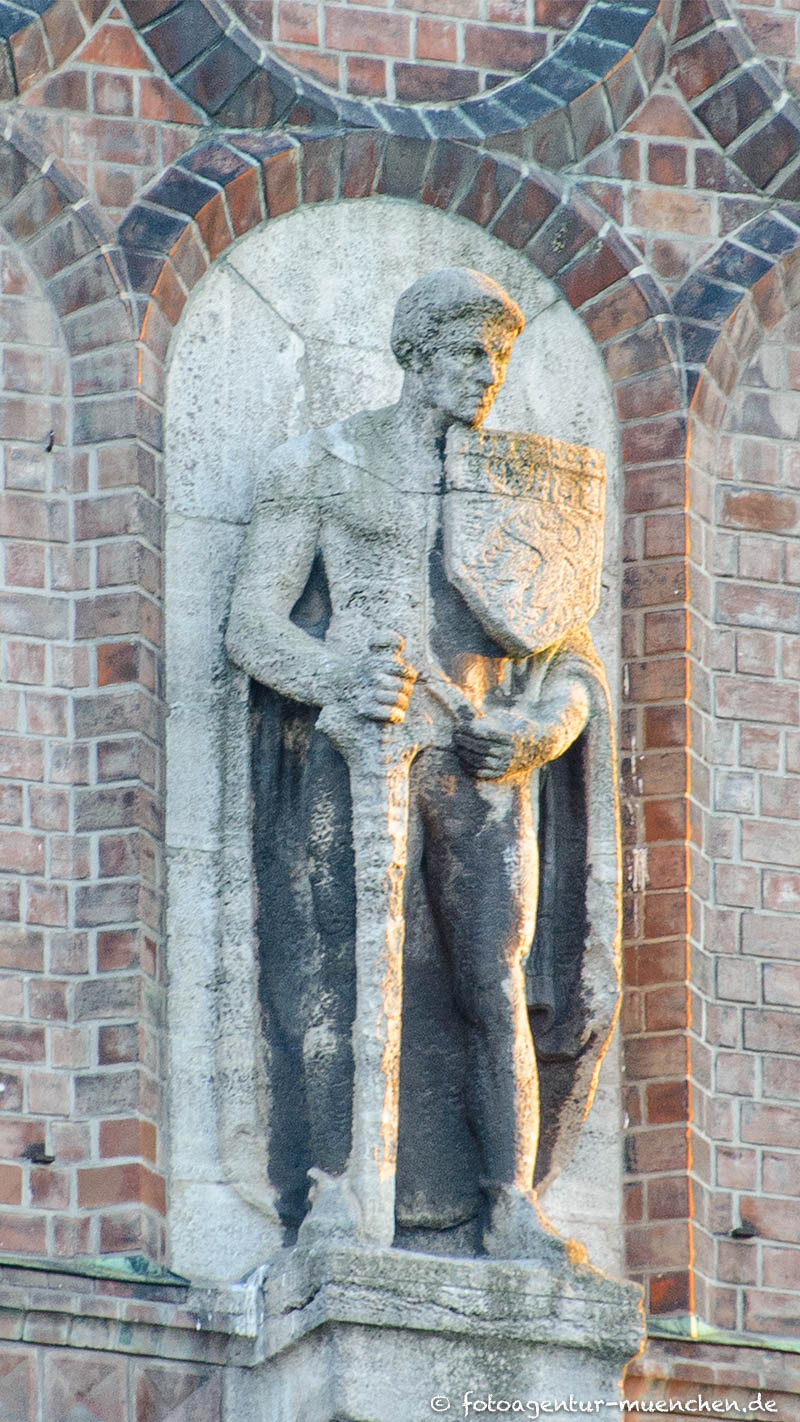 Roland - Flossmann Josef – Denkmal/Kunstwerk in München