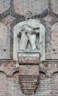 Gerhard Willhalm – Roland - Neues Justizgebäude