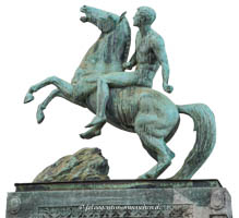 Aufsteigendes Pferd mit Reiter