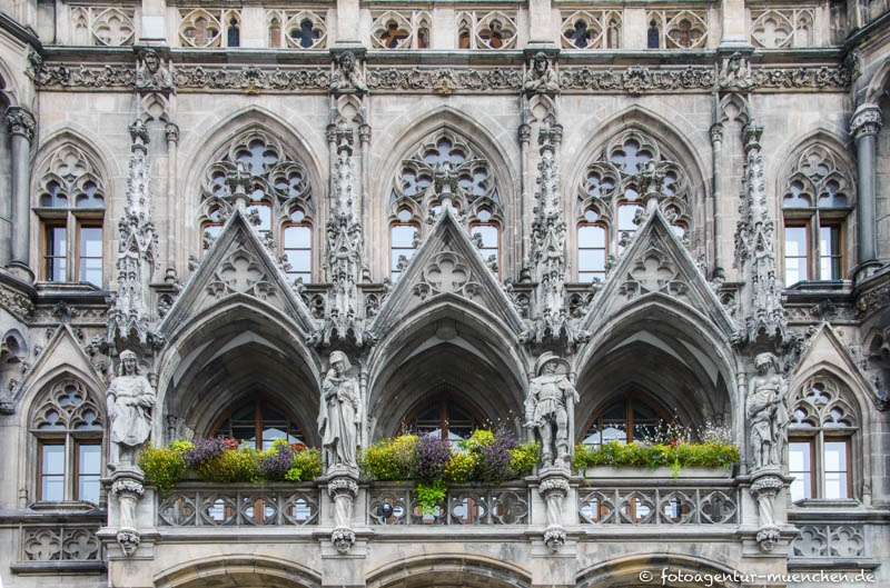 Neues Rathaus München - Bürgertugenden