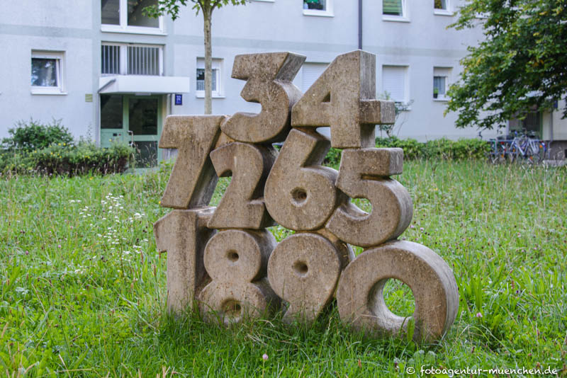 Zahlenbaum – Denkmal/Kunstwerk in München