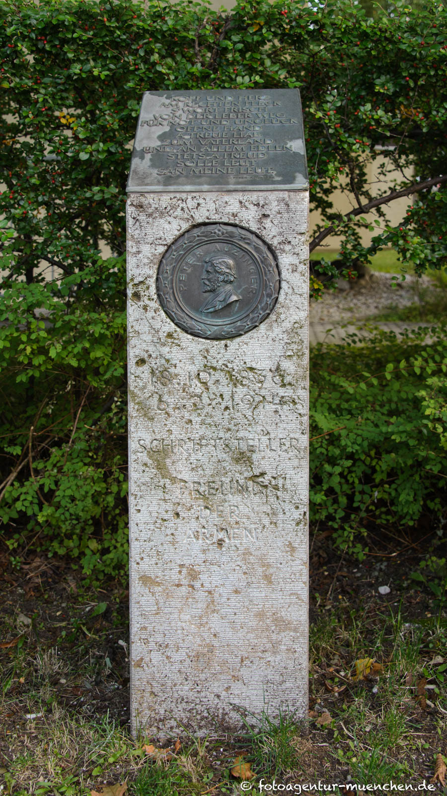 Denkmal für Peter Auzinger