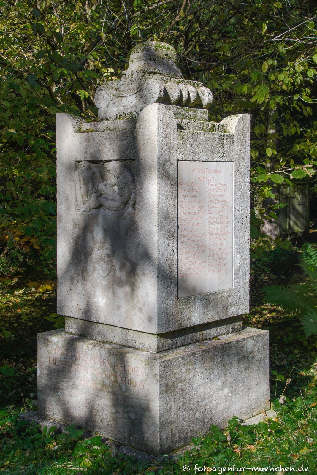 Kriegerdenkmal - Studentenverbindung Apollo