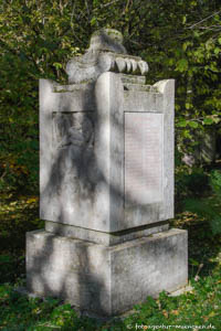 Kriegerdenkmal: Kriegerdenkmal - Studentenverbindung Apollo