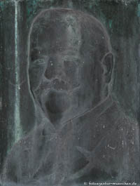 Gerhard Willhalm – Relief - Karl Hromadnik