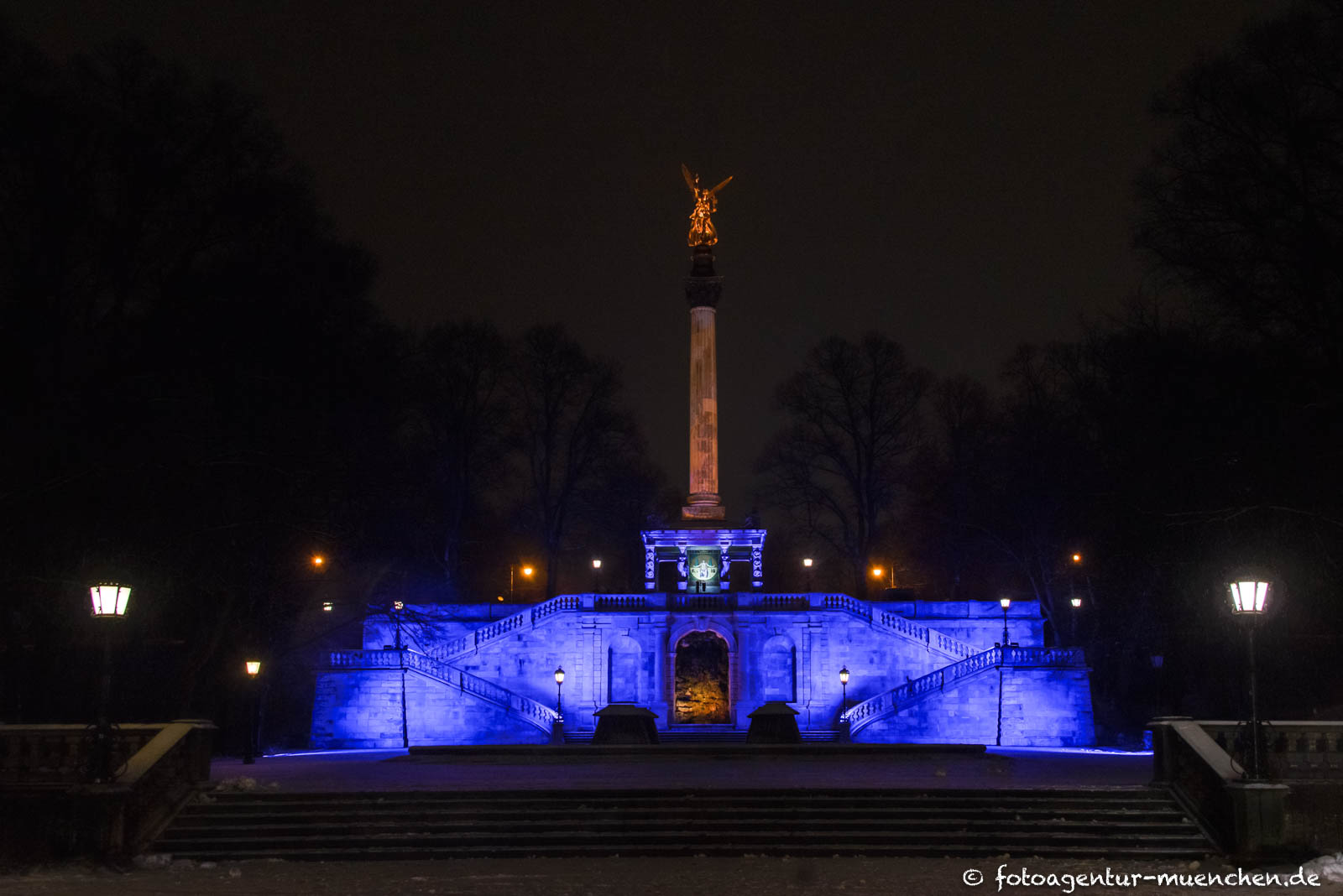 Friedensengel an Tag der Mernschenrechte