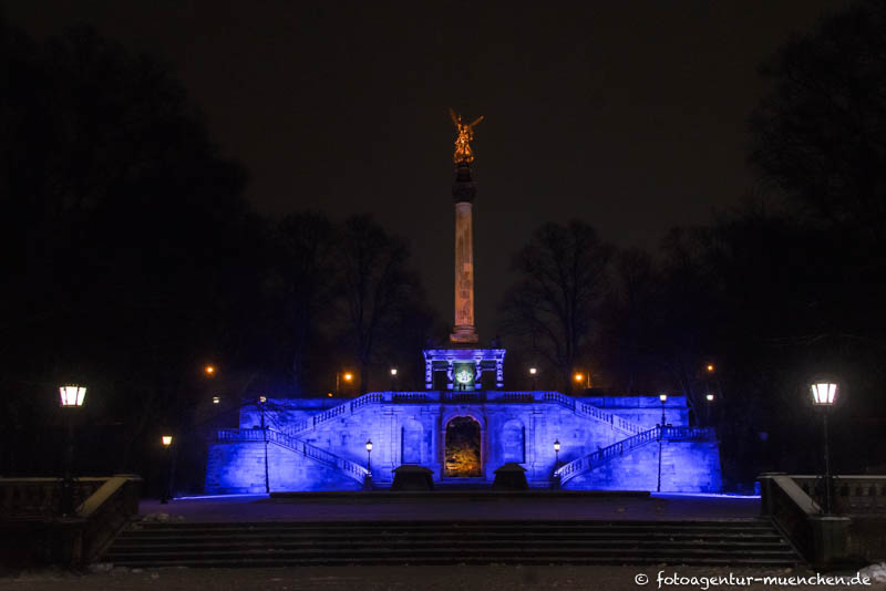 Friedensengel an Tag der Mernschenrechte