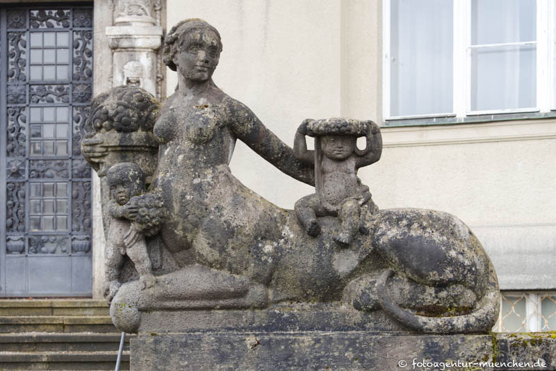 Sphinx -Botanischer Garten (rechts) - Seidler Julius – Denkmal/Kunstwerk in München