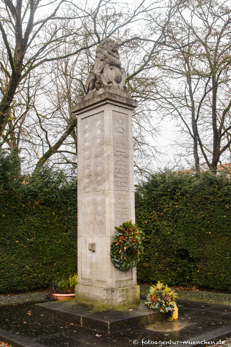 Kriegerdenkmal Allach – Denkmal/Kunstwerk in München