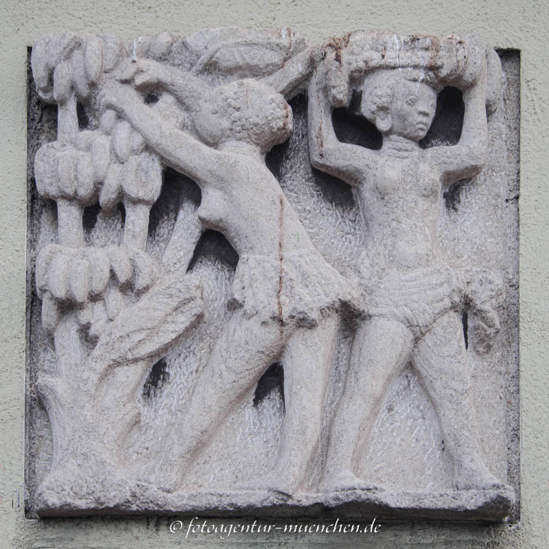 Relief Bananenpflückerinnen - Neubauer-Woerner Marlene – Denkmal/Kunstwerk in München