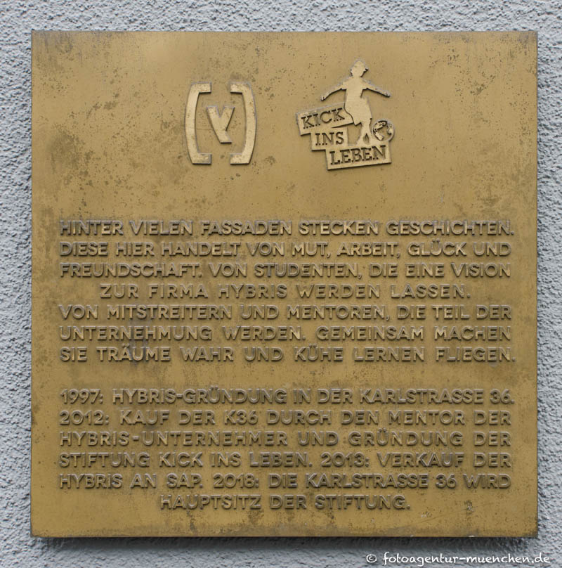 Gedenktafel - Kick ins Leben – Denkmal/Kunstwerk in München