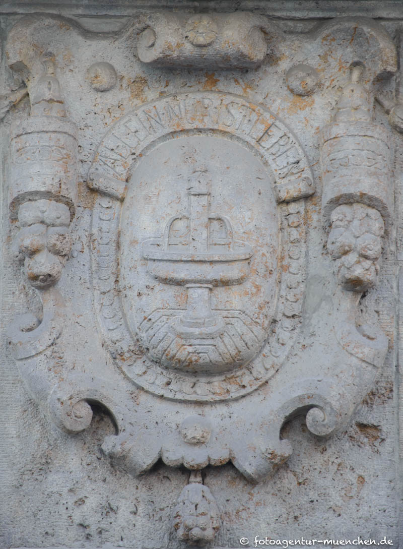 Emblem - Gesundheitswesen - Düll Heinrich, Pezold Georg – Denkmal/Kunstwerk in München