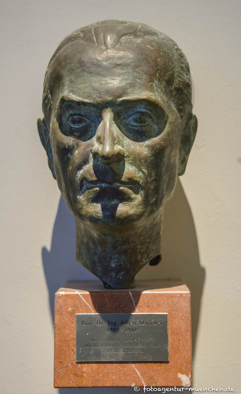 Büste - Albert Maucher – Denkmal/Kunstwerk in München