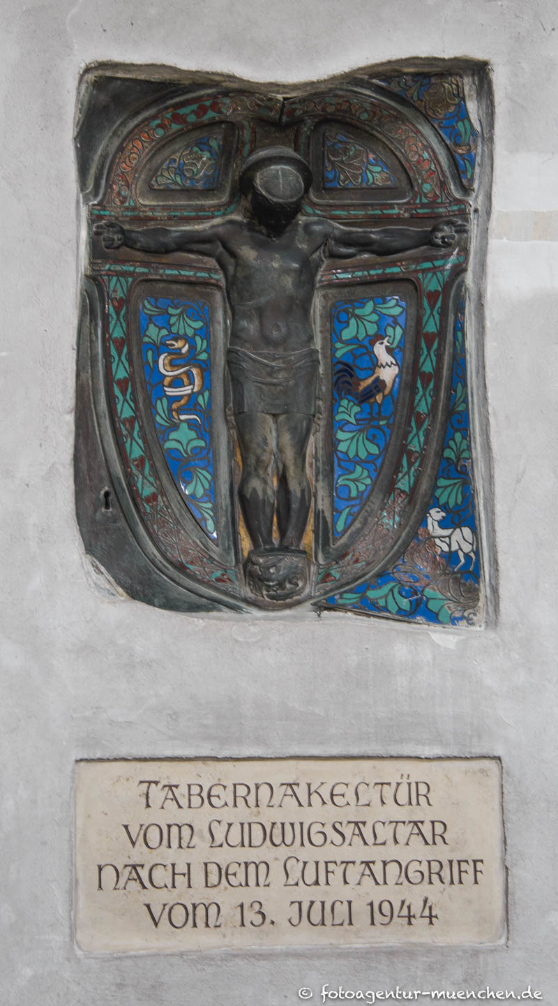 Tabernakeltür - Luftangriff – Denkmal/Kunstwerk in München
