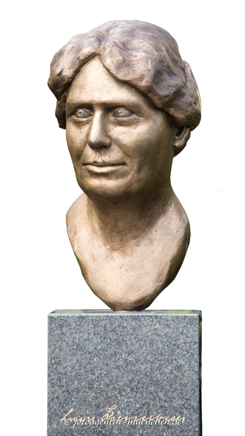  2022