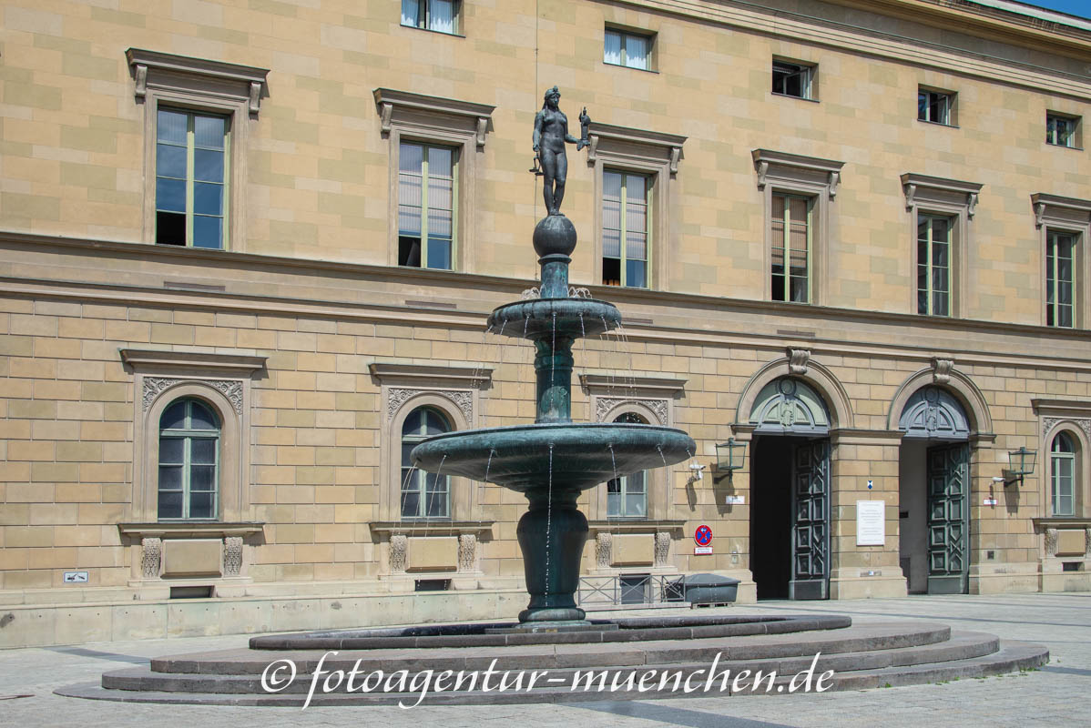 Kronprinz-Rupprecht-Brunnen - Bleeker Bernhard – Denkmal/Kunstwerk in München