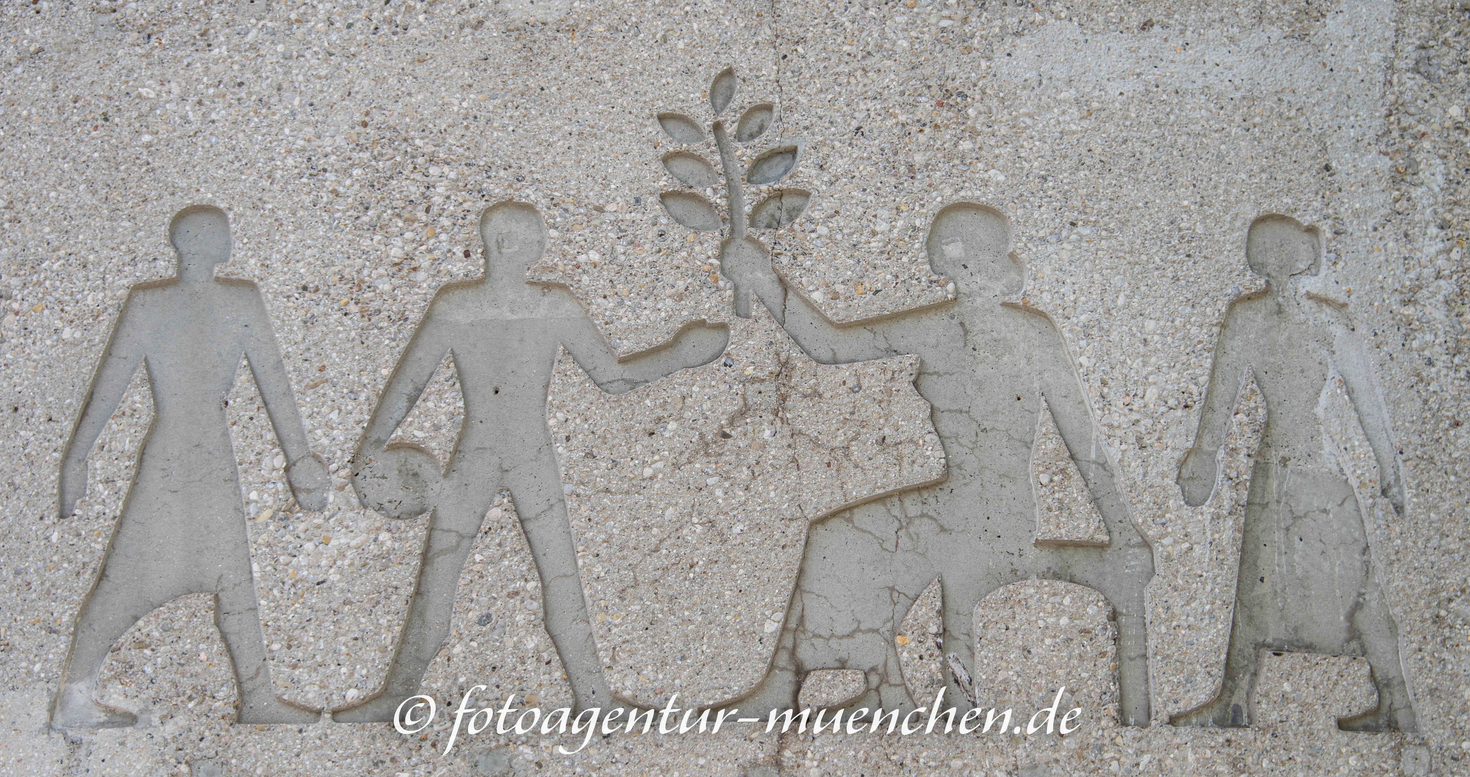 Reliefs am Stadion des TSV 1860 München