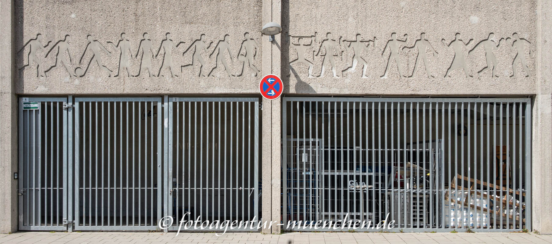 Reliefs am Stadion des TSV 1860 München - Berthold Joachim – Denkmal/Kunstwerk in München