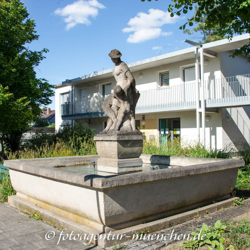 Mutter mit Kindern - Eppele Emil – Denkmal/Kunstwerk in München