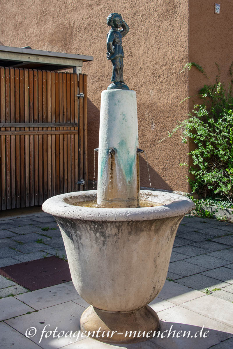 Peterlbrunnen, (Peterbrünnlein) - Schaumann Ruth – Denkmal/Kunstwerk in München