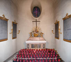 Kriegerdenkmal: Kriegerdenkmal - Kirche Sankt Theresia