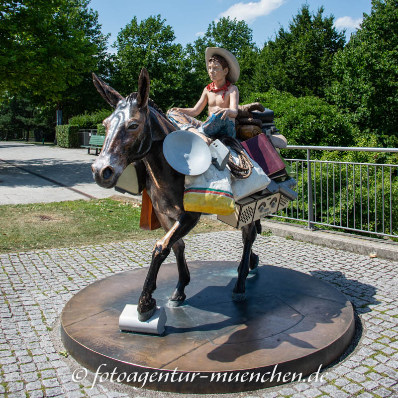 Go ! - Stadtbäumer Pia – Denkmal/Kunstwerk in München