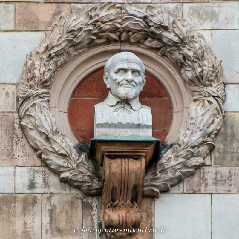 Vinzenz von Paul – Denkmal/Kunstwerk in München