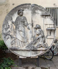 Fragmente vom Siegestor in München