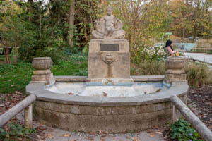 Gerhard Willhalm – Gedenkbrunnen