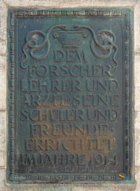 Gedenktafel - Friedrich-Bezold-Brunnen