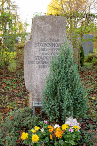 Gerhard Willhalm – Grab -  Günter Stapenhorst