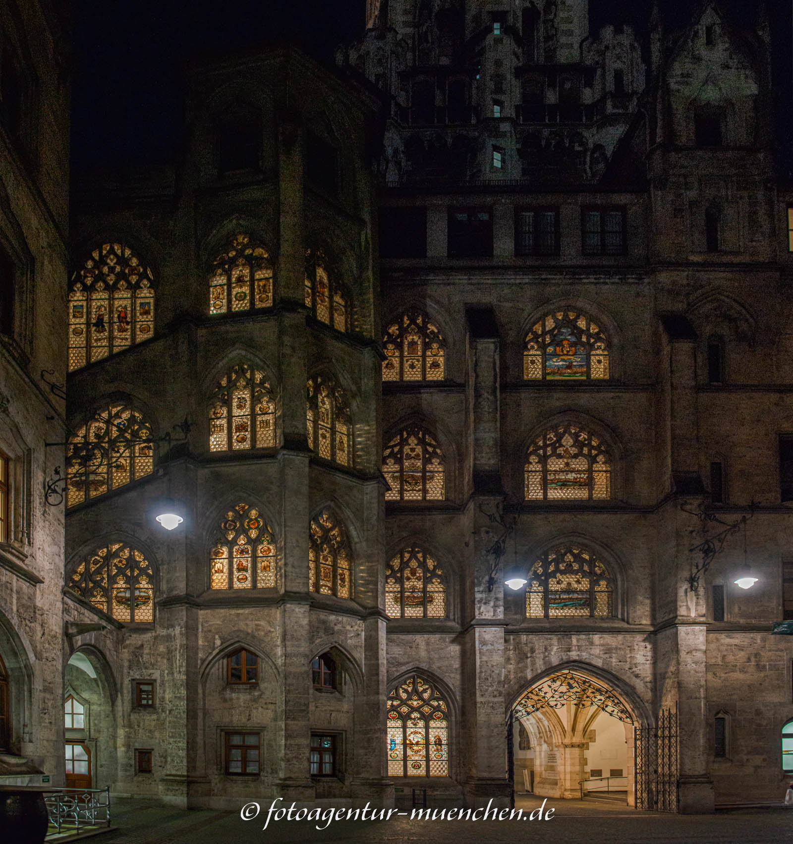 Neues Rathaus - Glasfenster