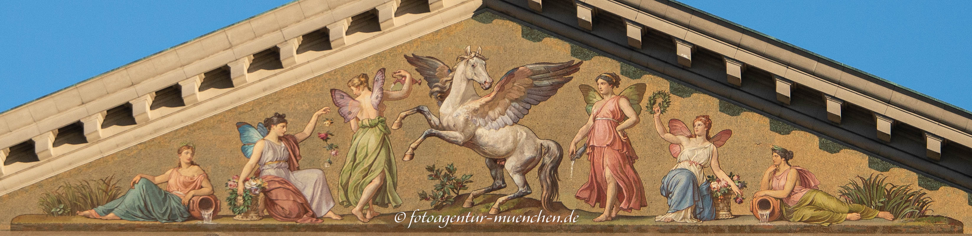 Giebelfeld - Bayerische Staatsoper – Denkmal/Kunstwerk in München