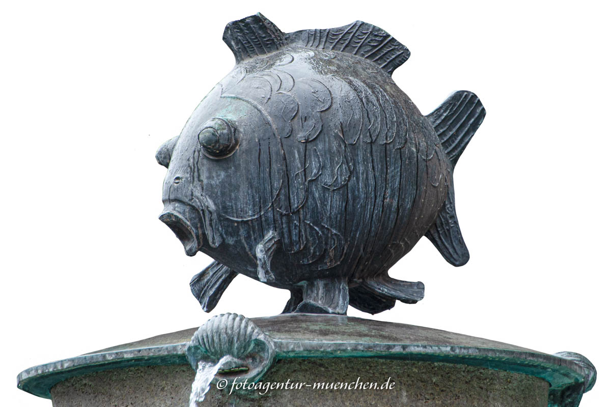 Fisch (Fischbrunnen) - Kallenbach Otto, Henselmann Josef – Denkmal/Kunstwerk in München