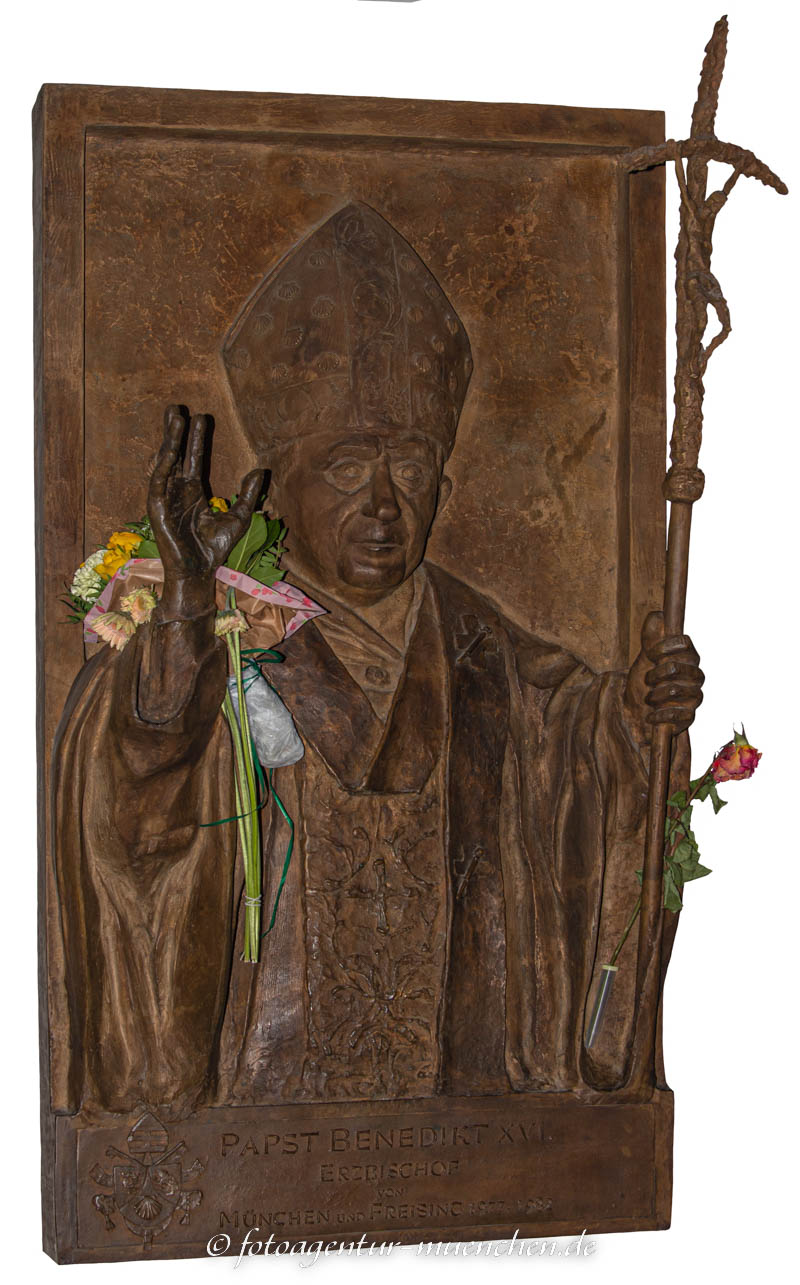 Bronzerelief - Ratzinger - Henselmann Josef Alexander – Denkmal/Kunstwerk in München